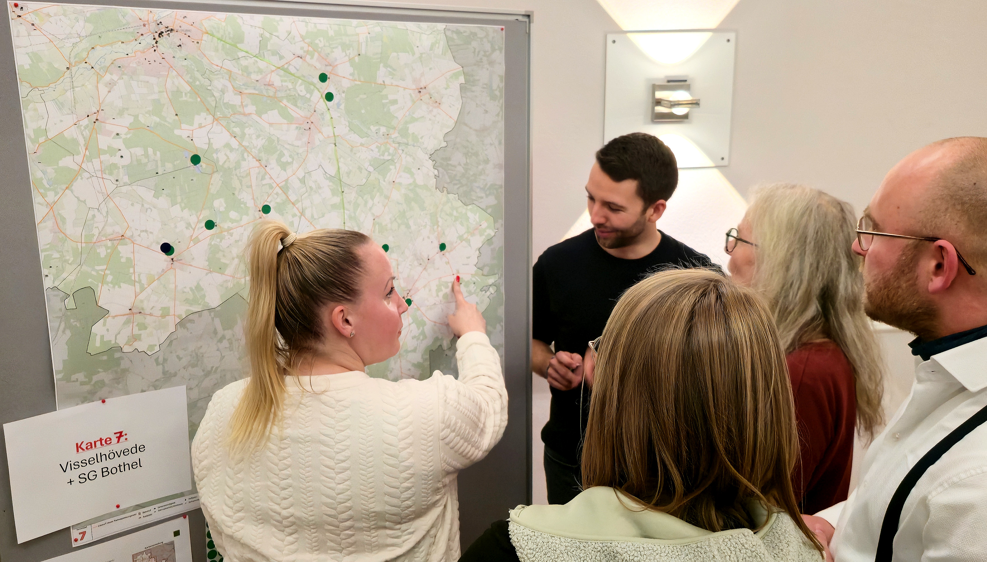 Austausch und Ideensammlung an Karten 161313 ik TVLKROW ccbysa